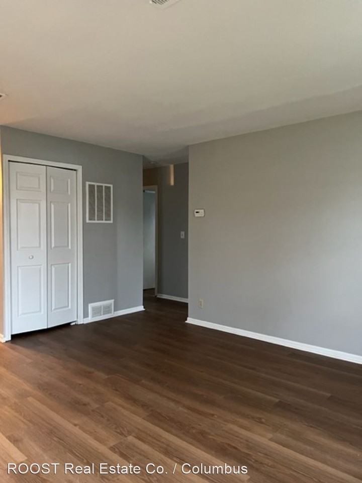 350 Hillview Dr - Photo 3 of 23