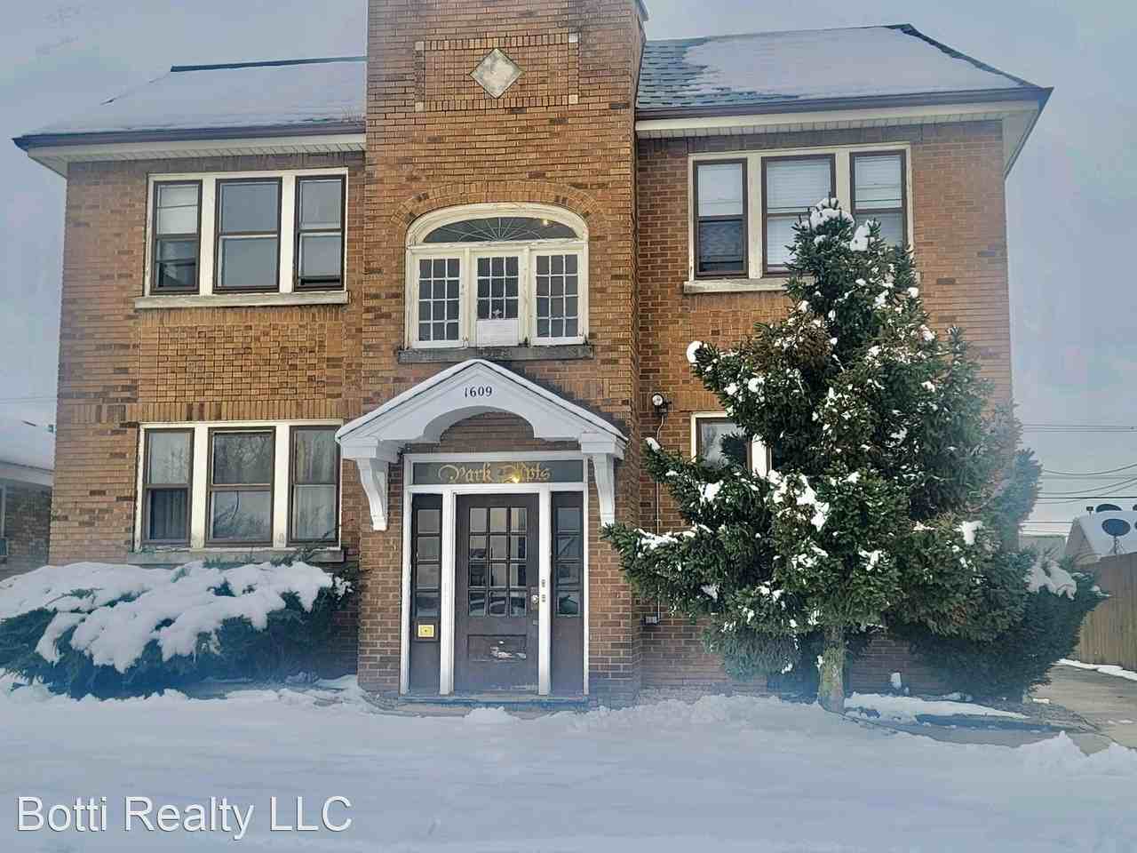 1609 17th Ave Apartments in Rockford, IL 61104 Zumper