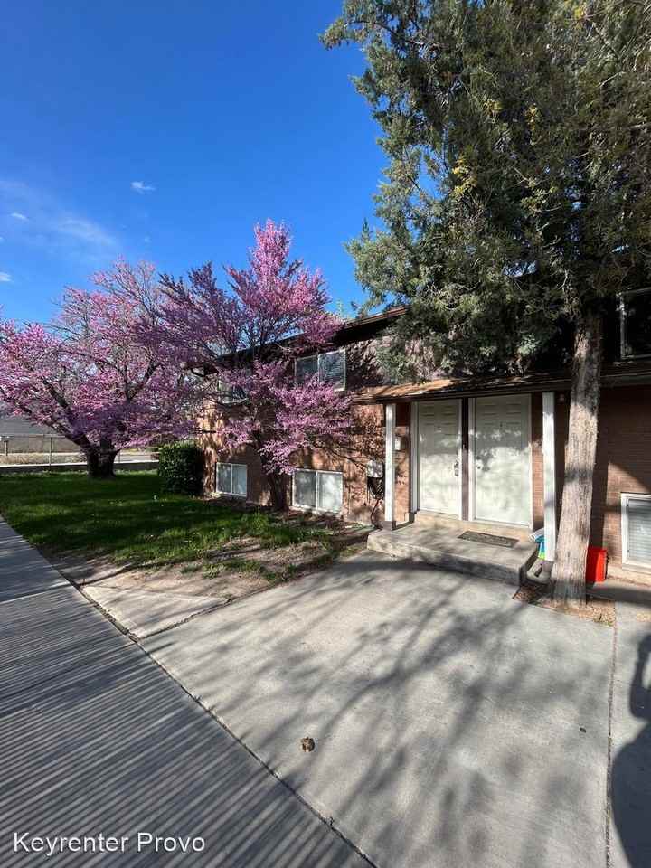 861 W 600 S #A - Photo 2 of 2