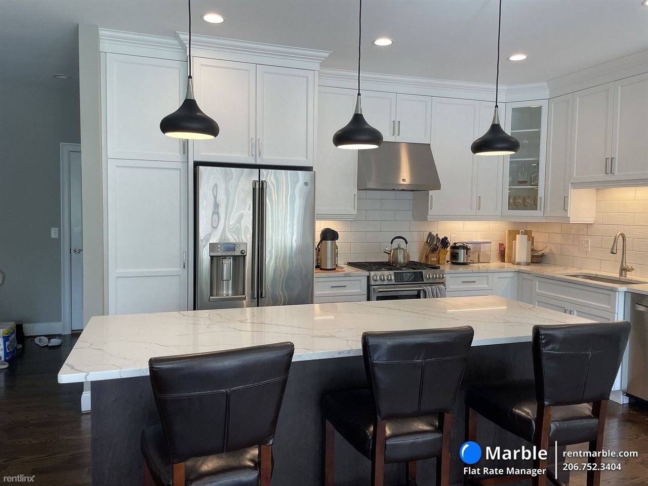 7 Yorkshire Ct - Photo 2 of 12