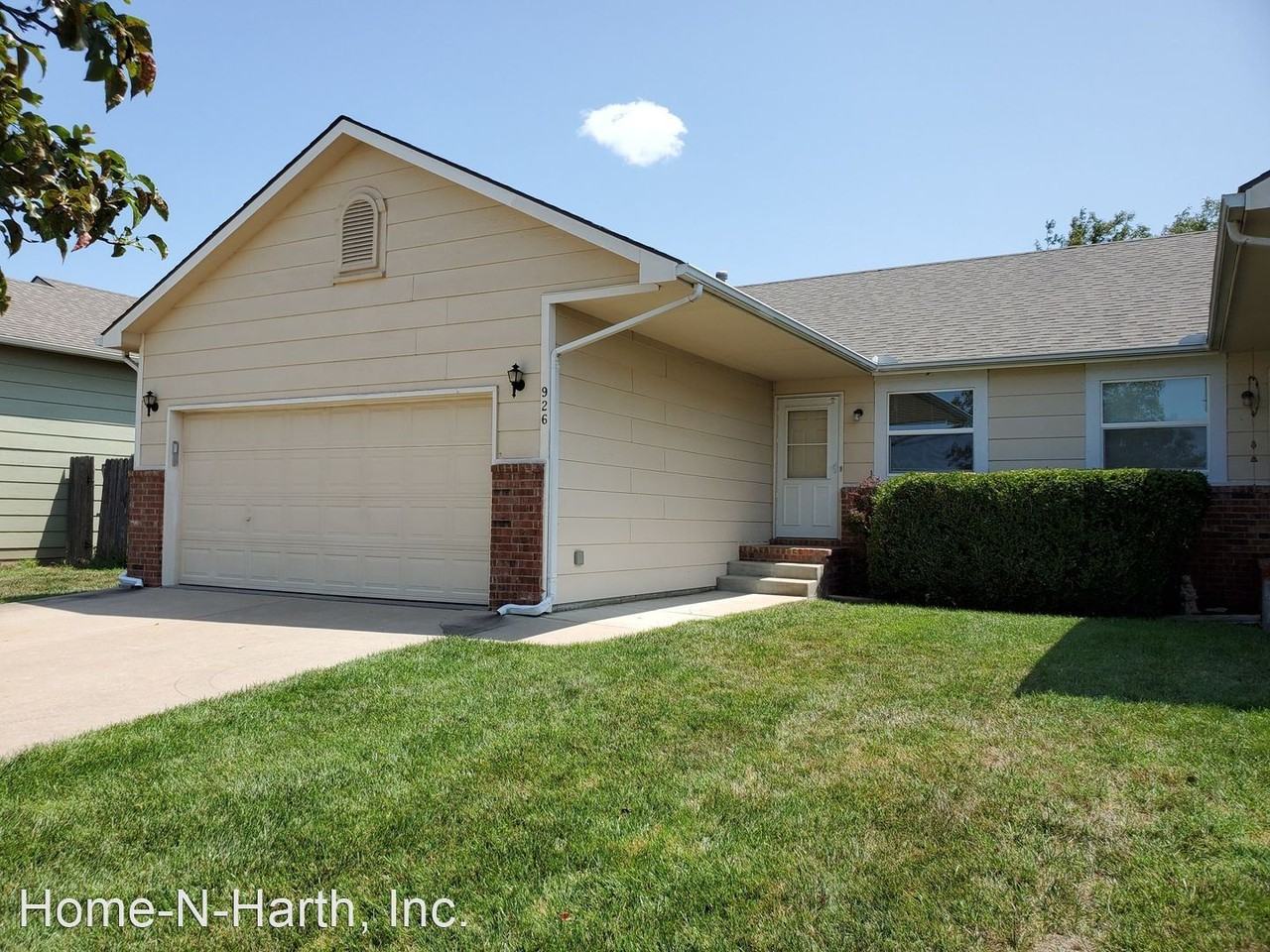 926 Cedar Point Cir - Photo 2 of 23