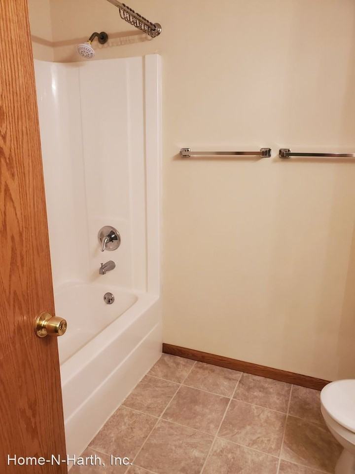 926 Cedar Point Cir - Photo 3 of 23