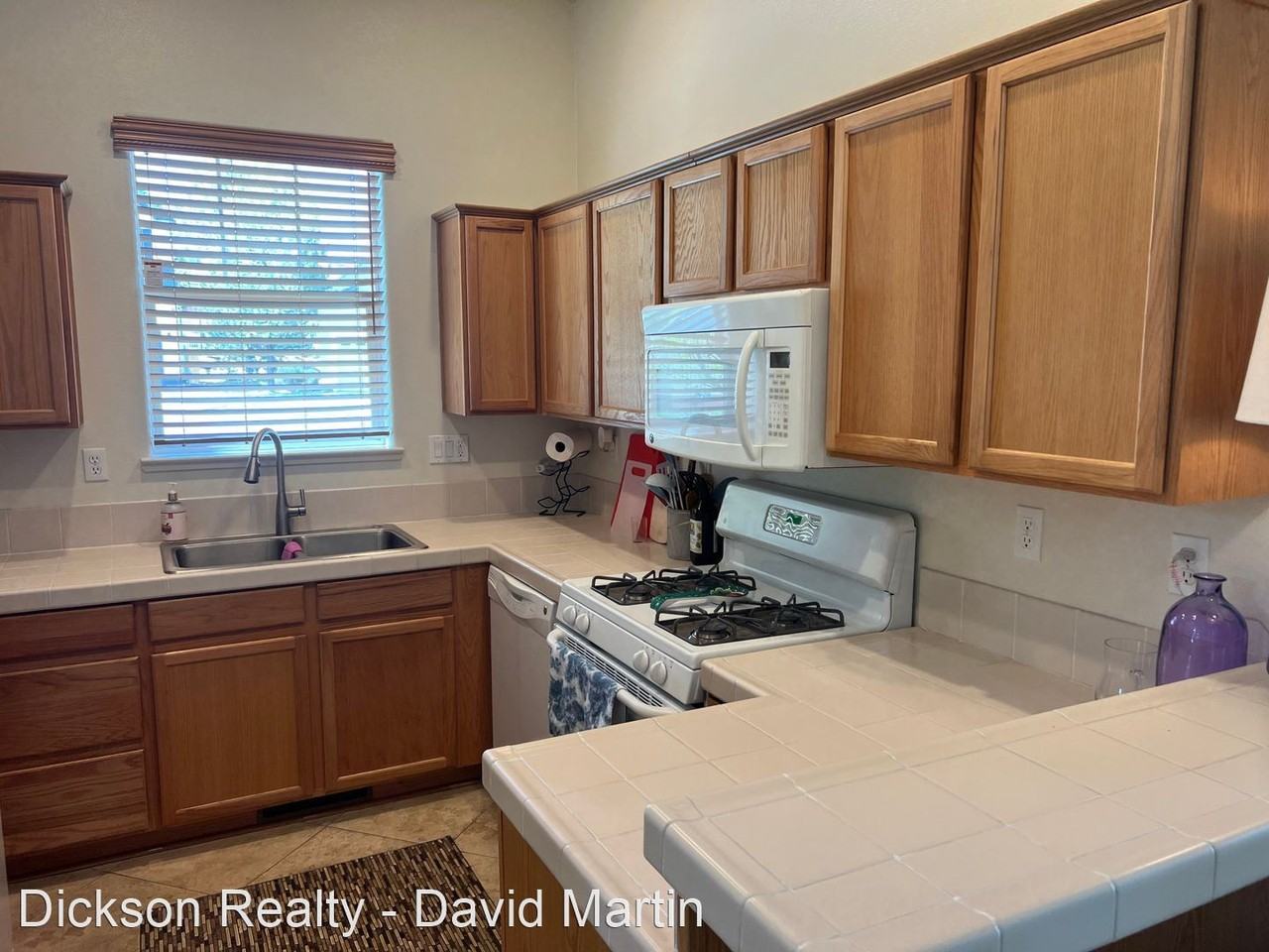 3498 Niblick Dr - Photo 3 of 14