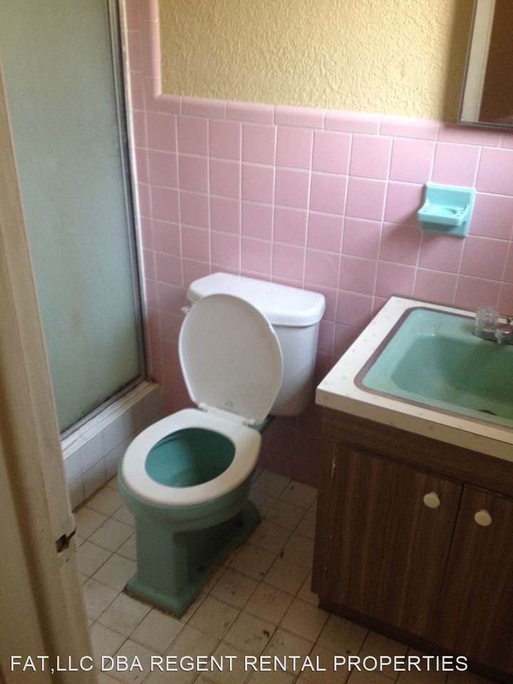 1749 Sw 43rd Ave - Photo 2 of 26