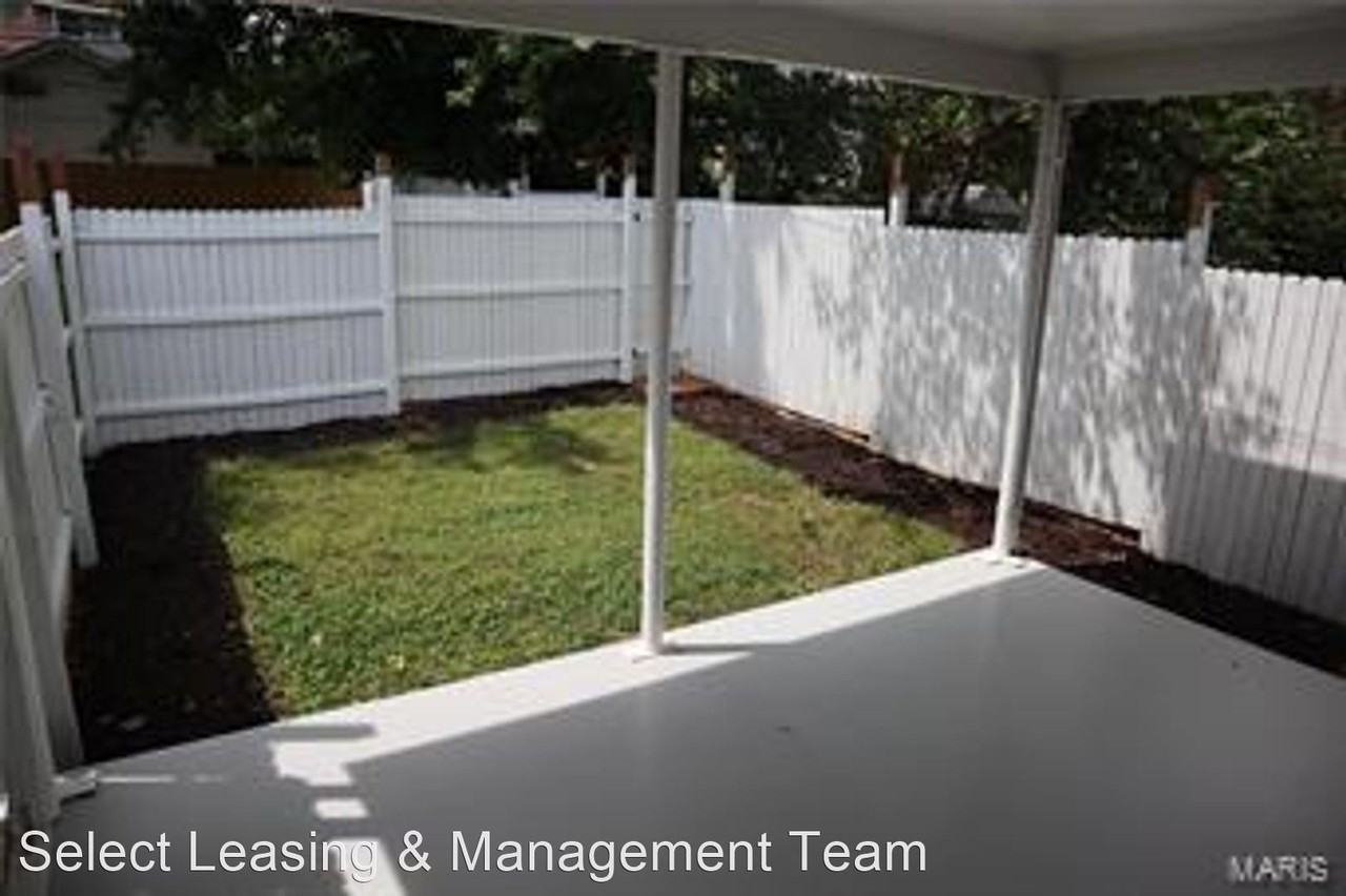 1437 Collins Ave - Photo 3 of 23