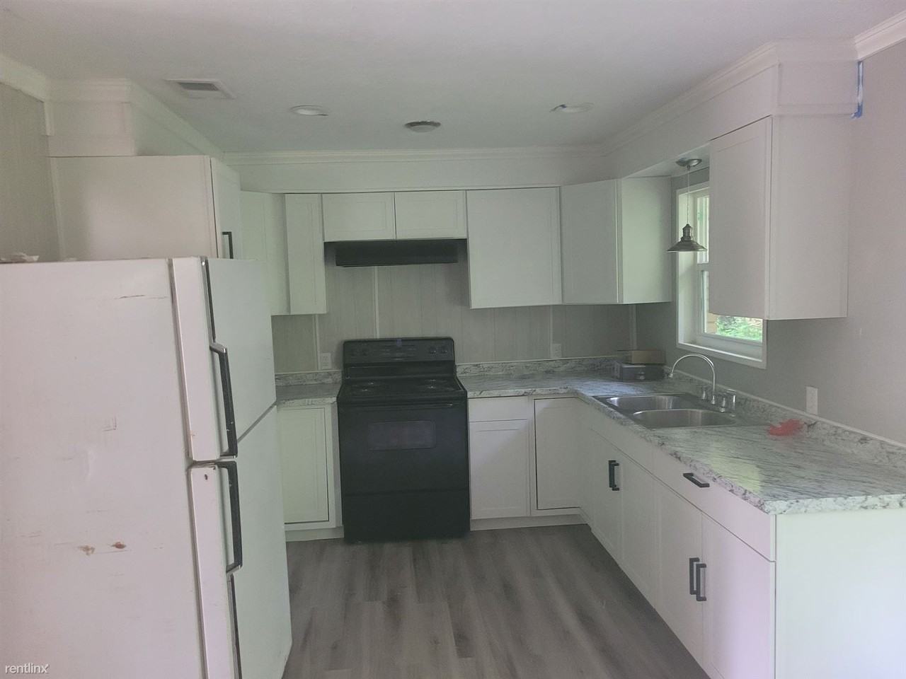 411 Sunset Dr - Photo 2 of 4