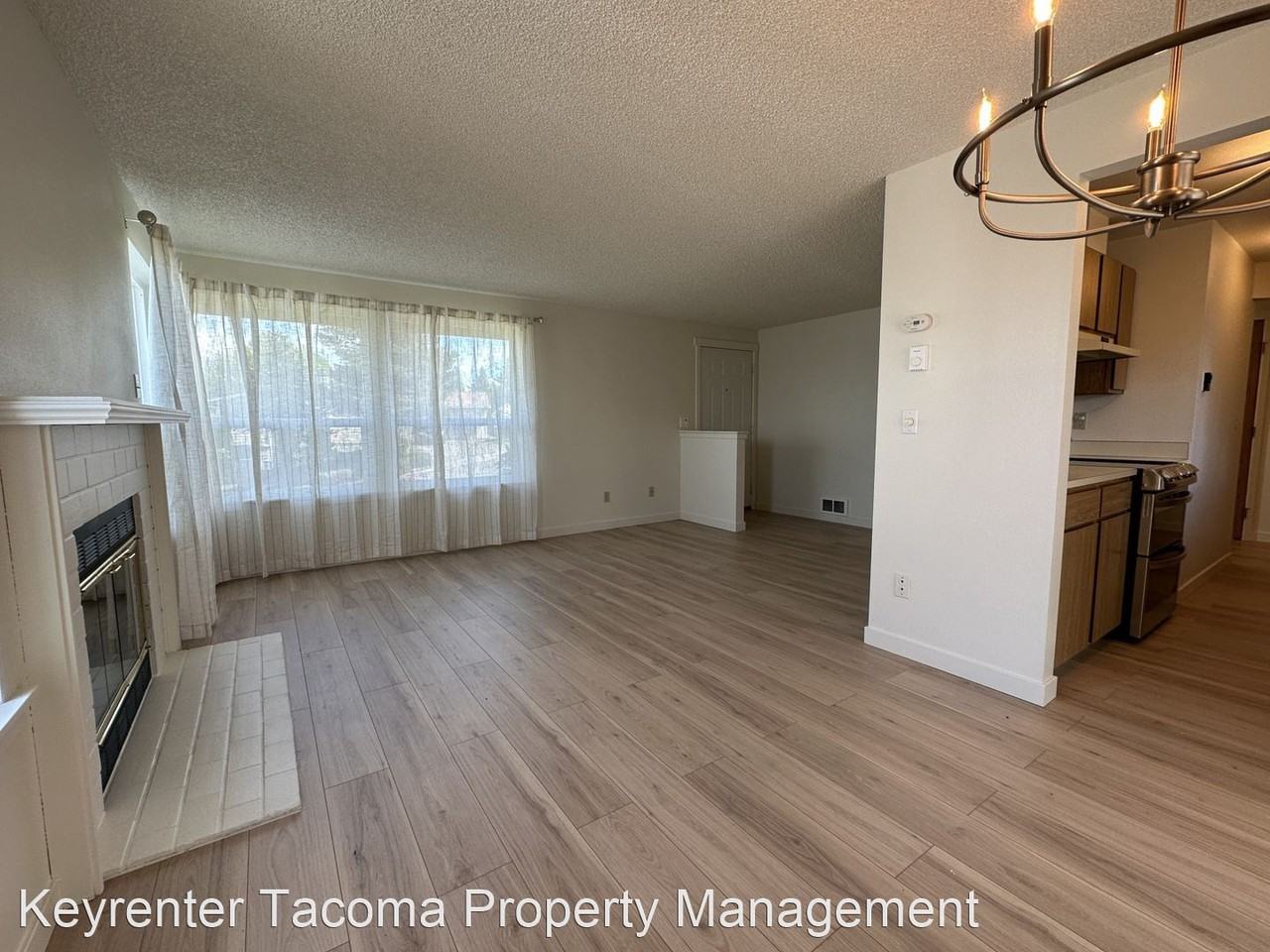 3422 N Bristol St - Photo 3 of 17