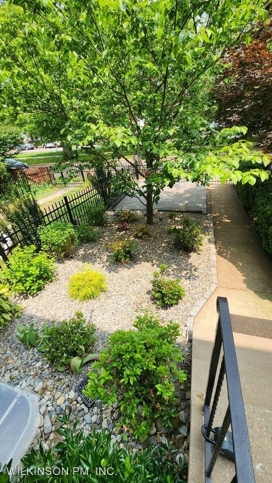 1130 Powhatan St - Photo 2 of 26