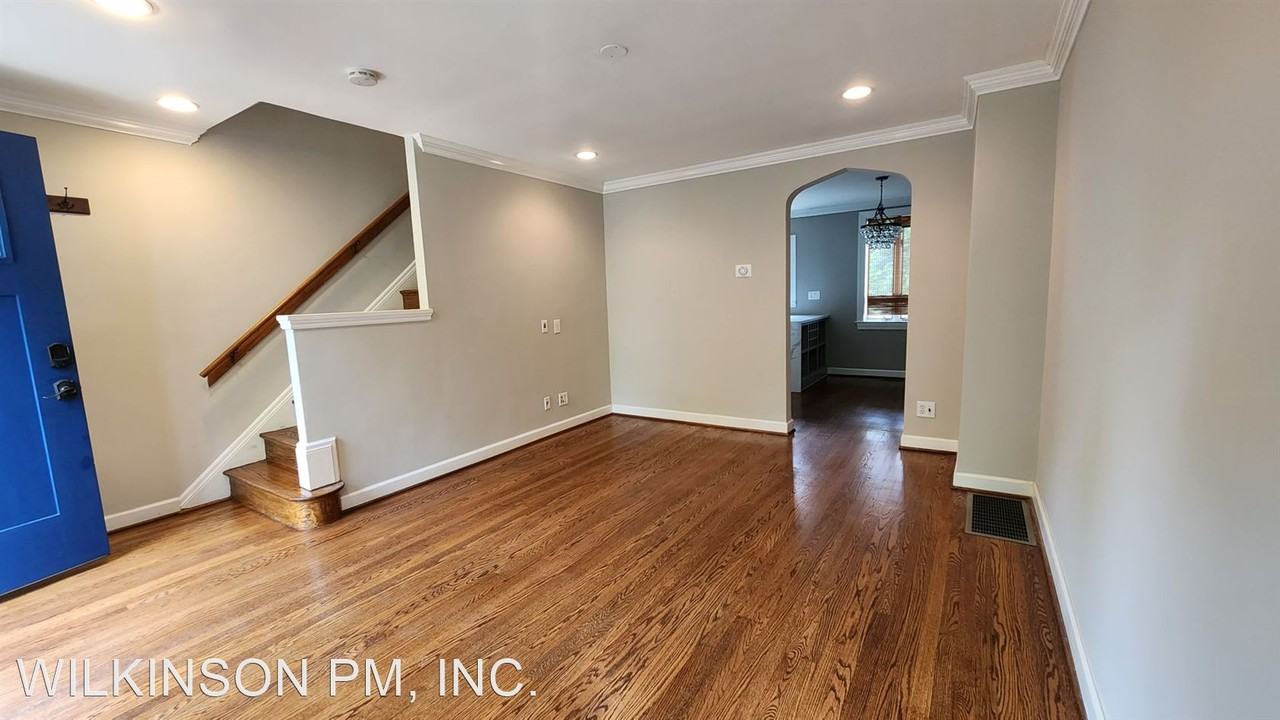 1130 Powhatan St - Photo 3 of 26