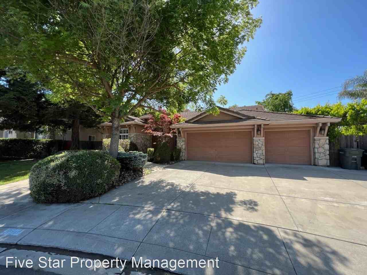 5704 Trailwood Ct - Photo 2 of 50