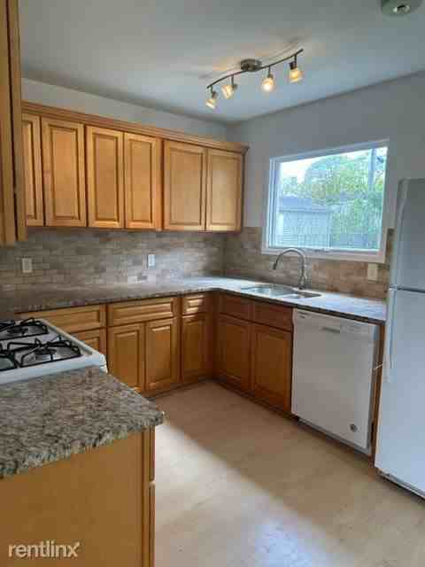 18 Tower Dr - Photo 2 of 15