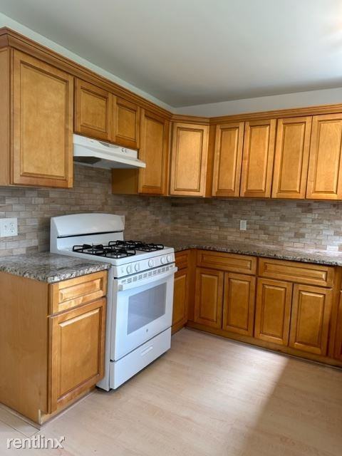 18 Tower Dr - Photo 3 of 15