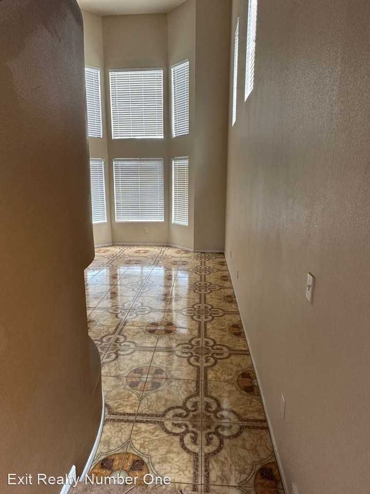 3788 Gulliver St - Photo 3 of 29