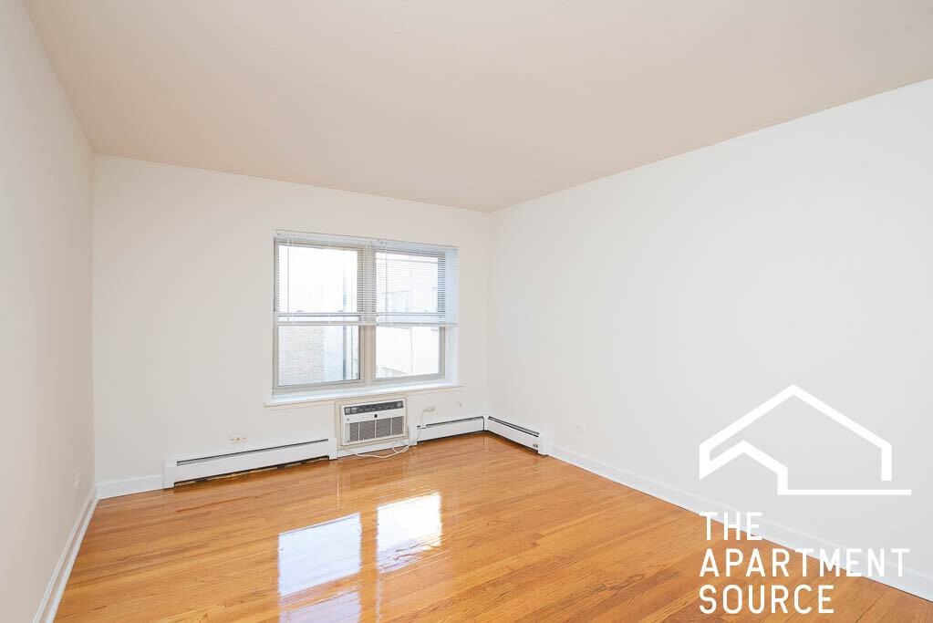 6830 N Sheridan Rd #462 - Photo 4 of 15