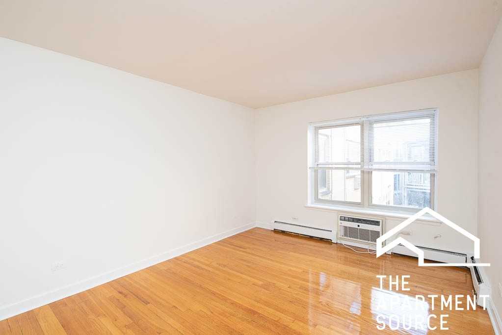 6830 N Sheridan Rd #462 - Photo 5 of 15