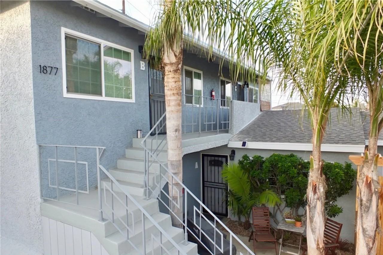 1877 San Francisco Ave - Photo 3 of 11