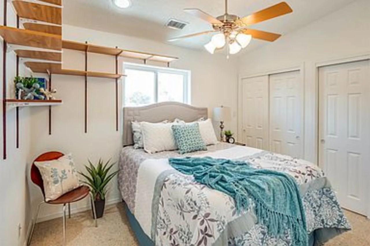 913 Cheyenne St - Photo 2 of 10