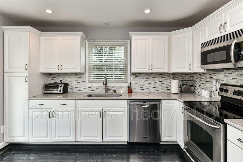 21820 Leatherleaf Ct - Photo 3 of 40