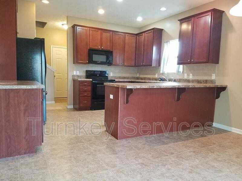 2702 John St - Photo 2 of 21
