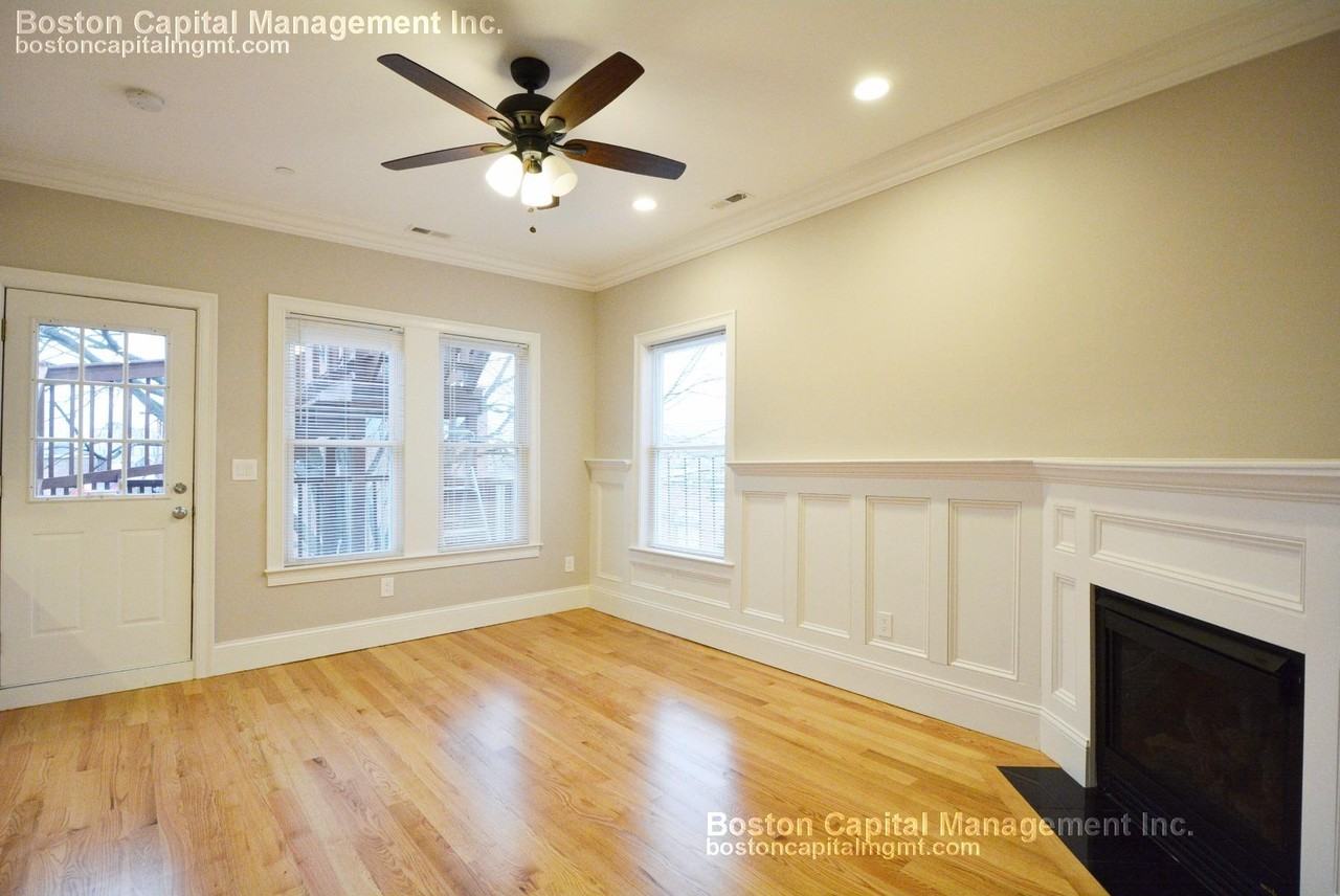 60 W 7th St #3 - Photo 4 of 12