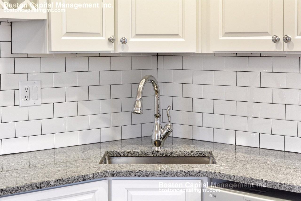 60 W 7th St #3 - Photo 5 of 12
