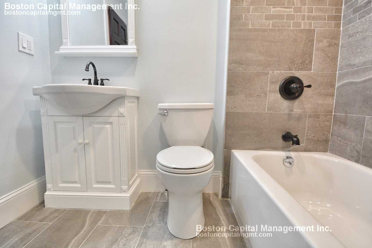 60 W 7th St #3 - Photo 6 of 12