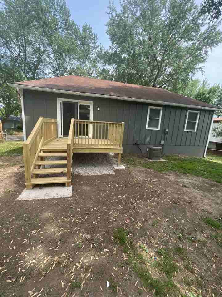 2200 Aqueduct Pl - Photo 2 of 27