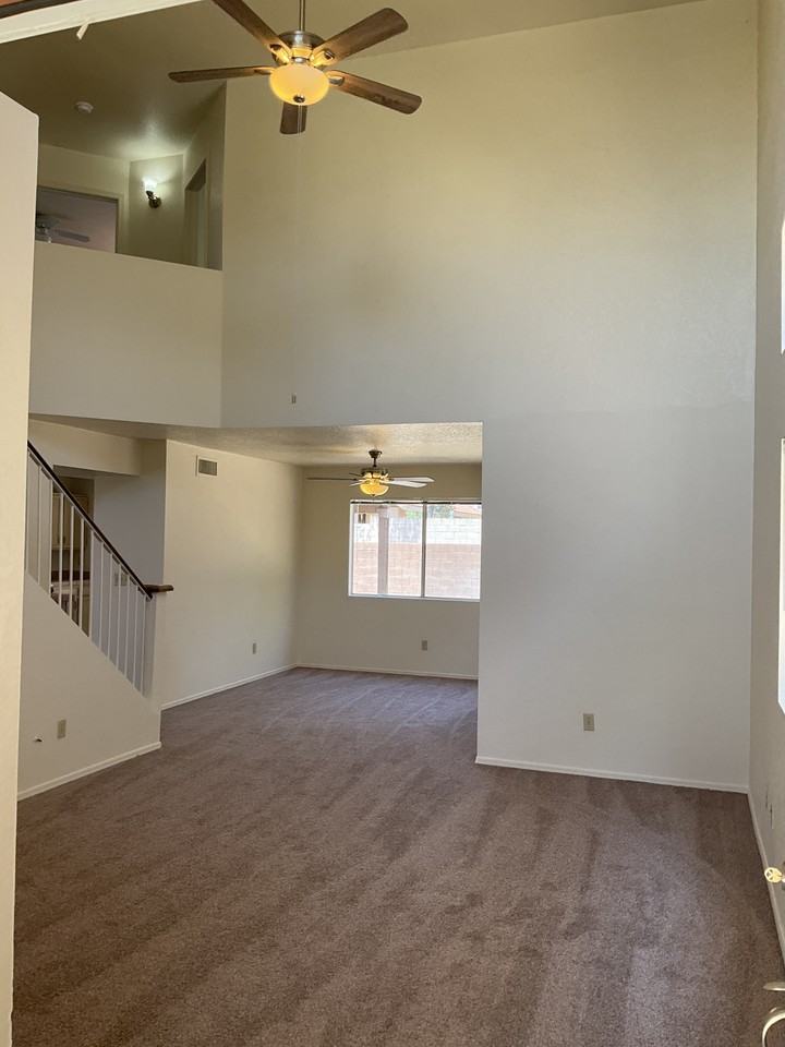 4674 W Knollside St - Photo 2 of 50