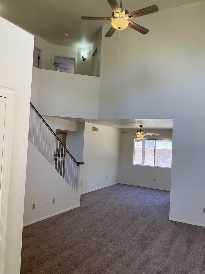 4674 W Knollside St - Photo 3 of 50