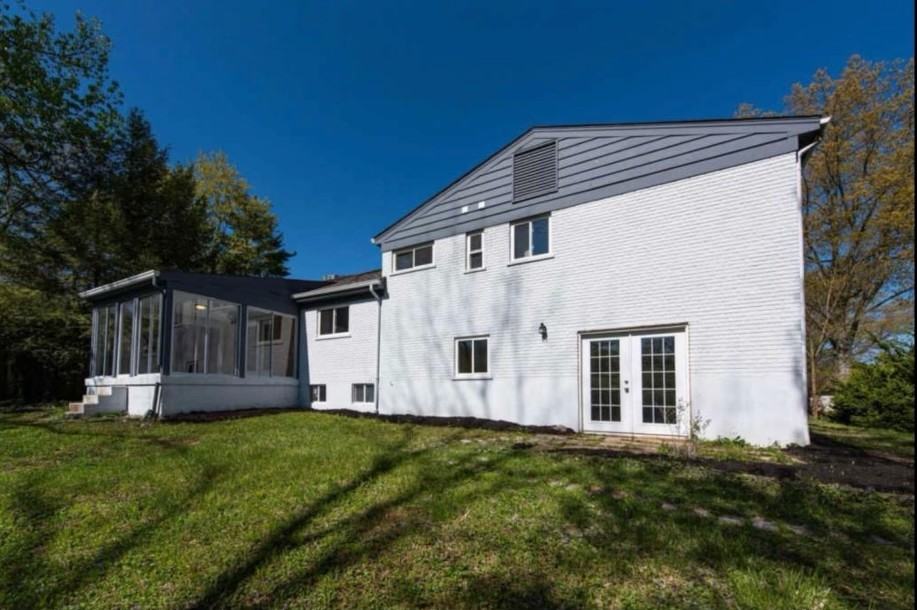 2492 Wenatchee Ln - Photo 3 of 12