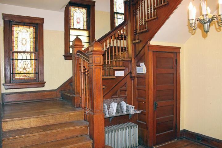 2704 N Hackett Ave - Photo 2 of 9