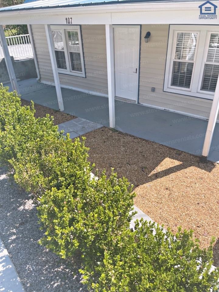 107 Walker St - Photo 2 of 14