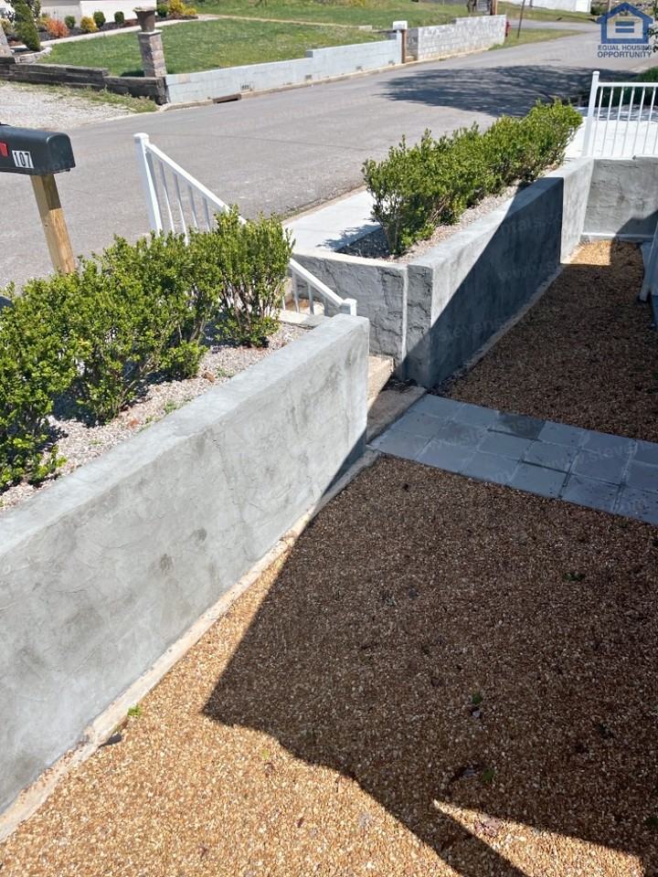 107 Walker St - Photo 3 of 14