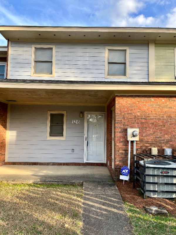 1215 Newton Rd - Photo 2 of 4