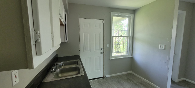 752 Euclid Ave - Photo 6 of 25