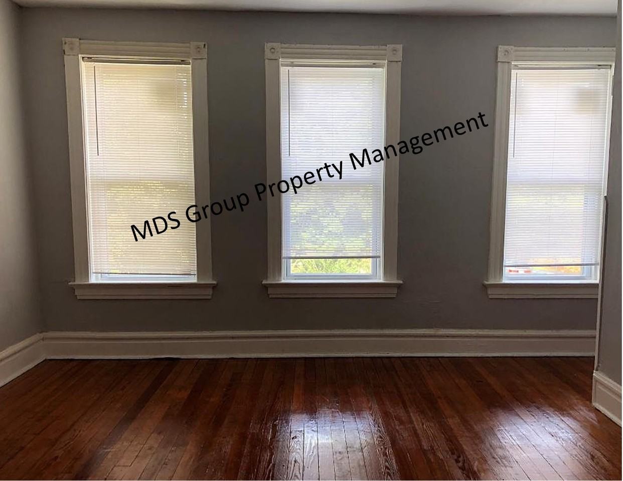 920 Bates Street - Photo 2 of 5