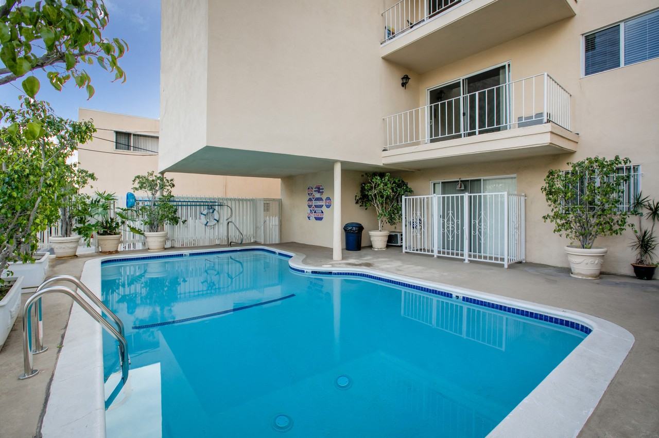 Rexford Park Plaza - Photo 3 of 14