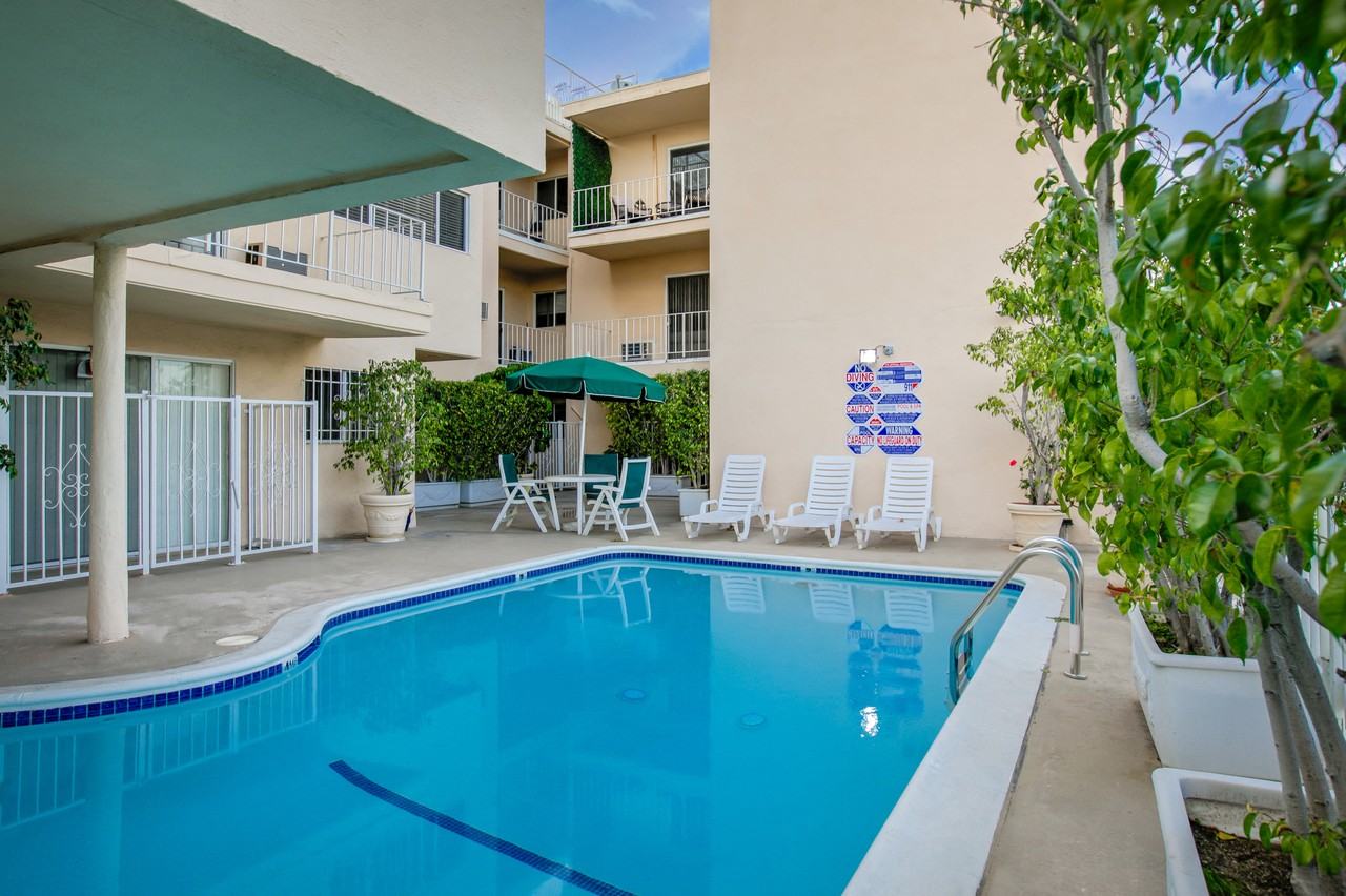 Rexford Park Plaza - Photo 6 of 14