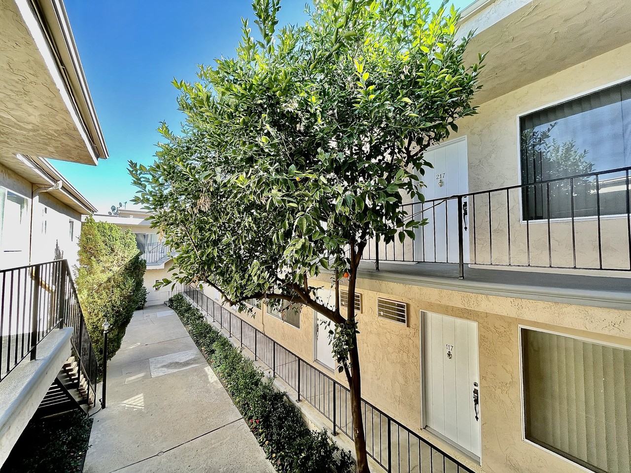 Encino Town & Country - Photo 3 of 17