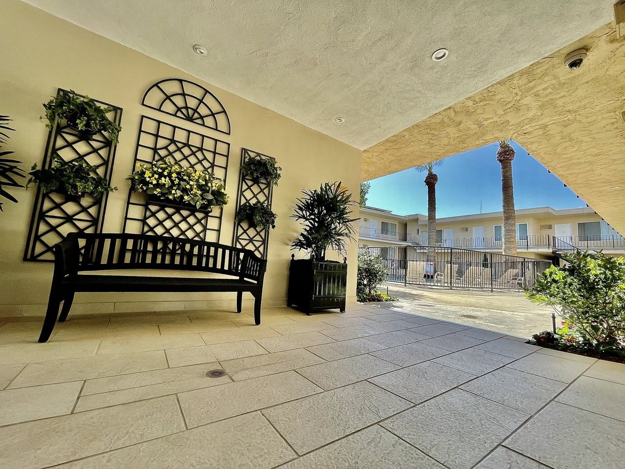 Encino Town & Country - Photo 6 of 17