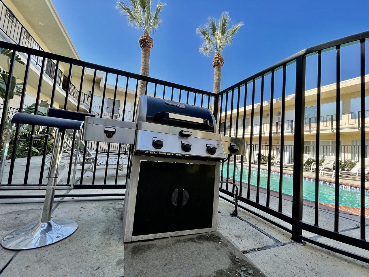 Encino Town & Country - Photo 7 of 17