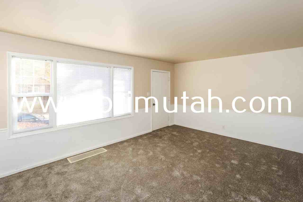 1105 E Laird Ave #1105 - Photo 3 of 19