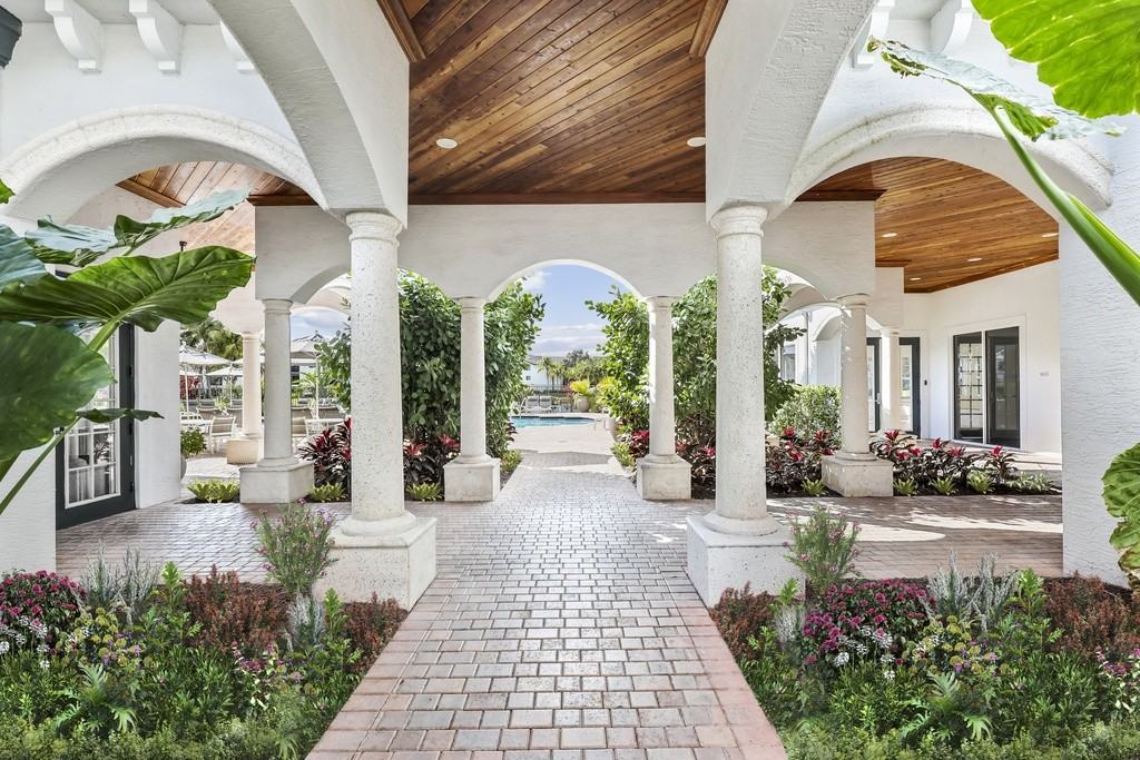 Palm Trace Landings Apartments - Photo 2 of 50