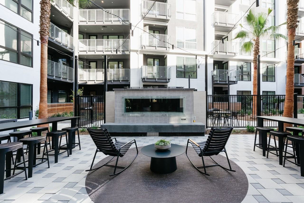 Eleanor - Photo 7 of 22