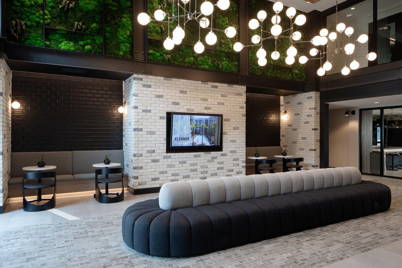 Eleanor - Photo 2 of 22