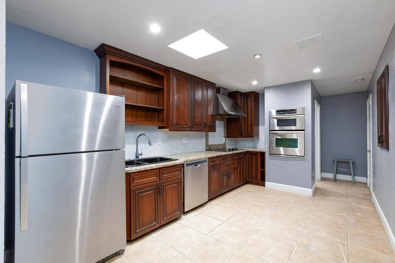 Bonita Ave - Photo 7 of 14