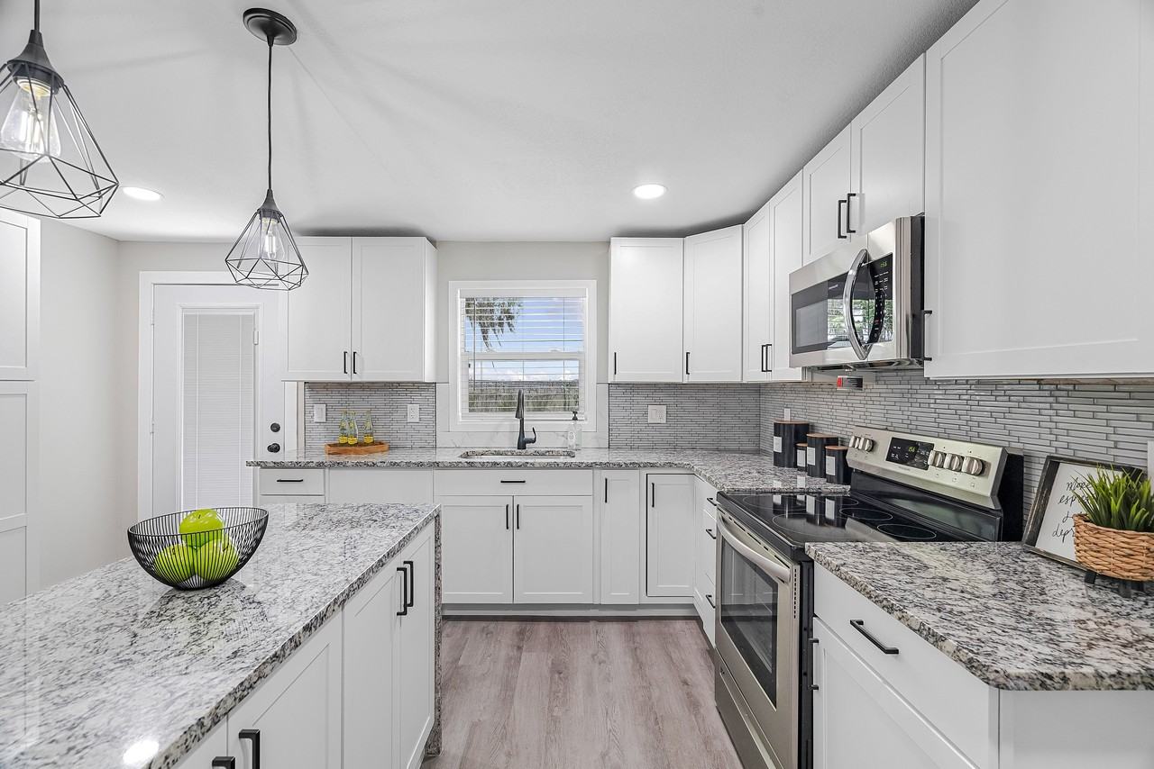 Lincoln Ave - Photo 2 of 12