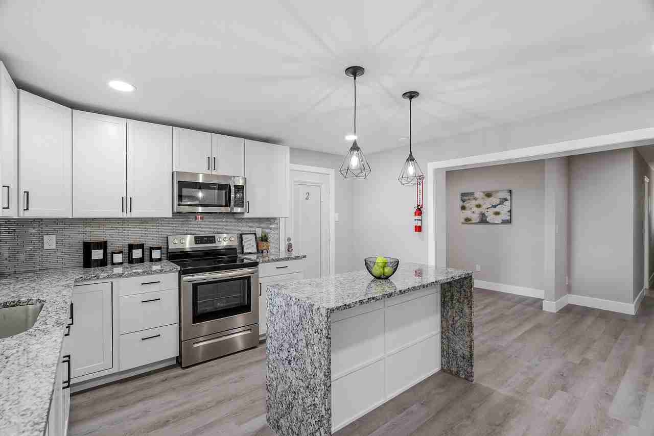 Lincoln Ave - Photo 3 of 12