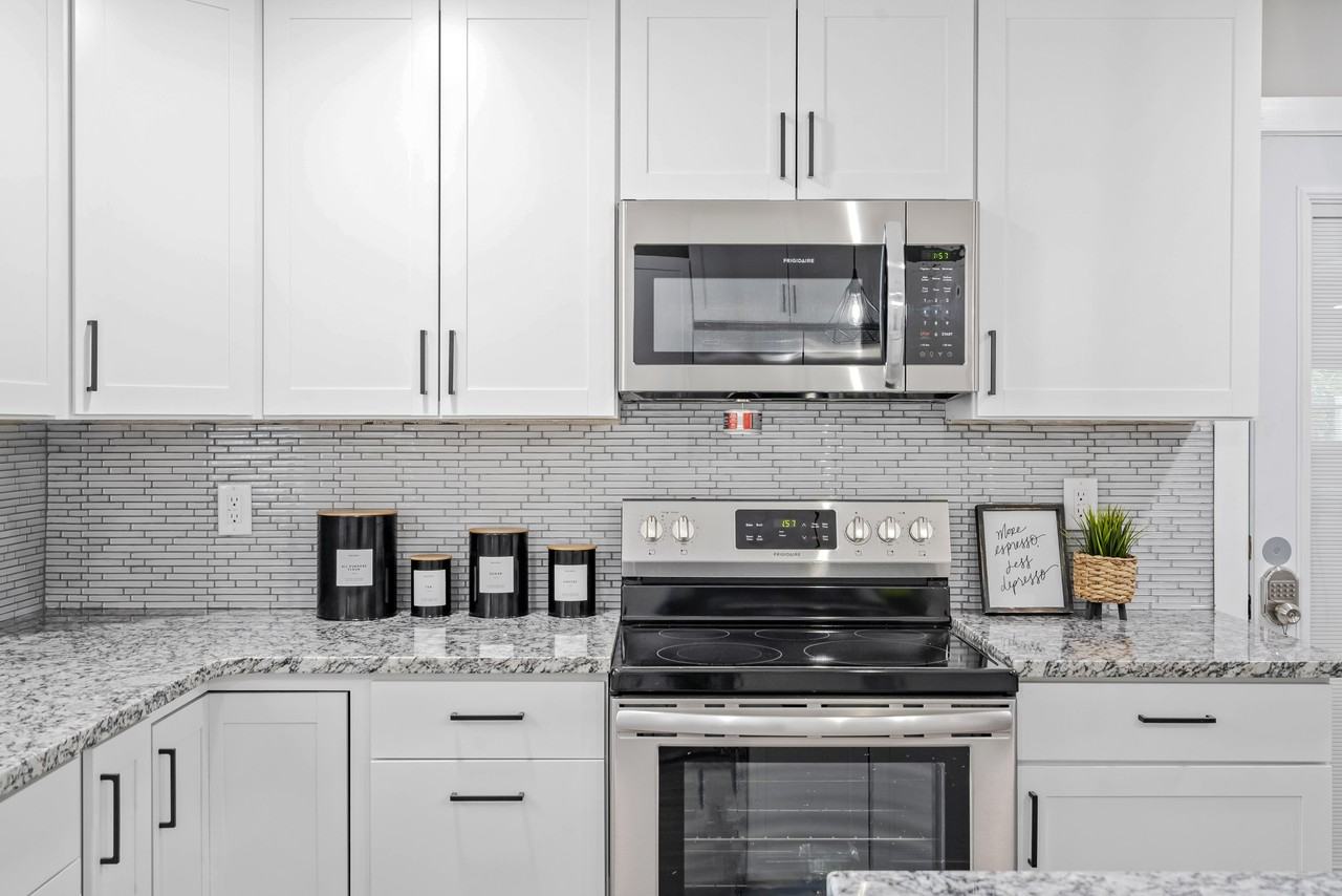 Lincoln Ave - Photo 5 of 12