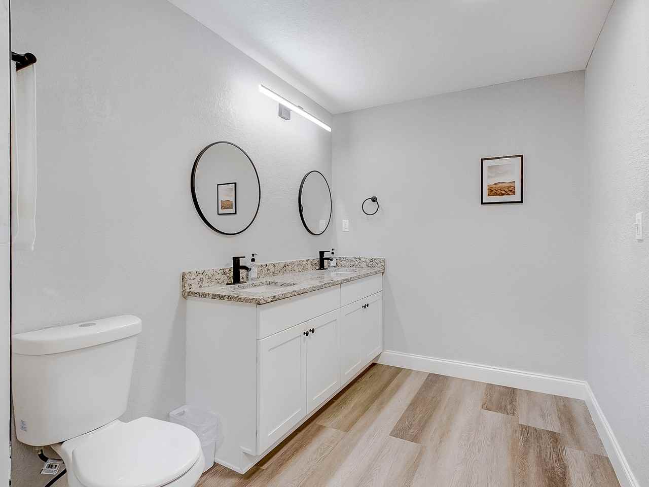 W La Salle St - Photo 7 of 14